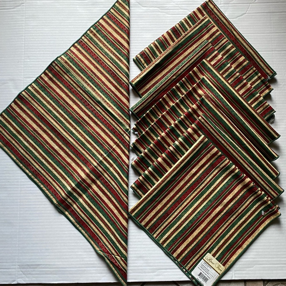 Rose Tree Holiday Way Napkins Set of 9 Gold Green Red Christmas Cotton NEW